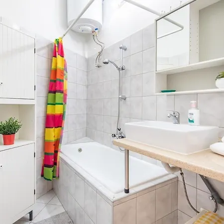 Apartman - Comfy With Ac